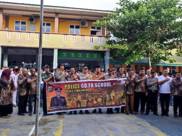 Giat Bimbingan dan Penyuluhan "POLICE GO TO SCHOOL" Oleh POLRES Simalungun di SMK Swasta Satrya Budi 1 Perdagangan Giat Bimbingan dan Penyuluhan "POLICE GO TO SCHOOL" Oleh POLRES Simalungun di SMK Swasta Satrya Budi 1 Perdagangan