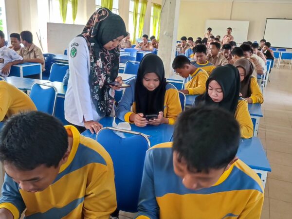 PENGKADERAN DOKTER REMAJA DAN SKRINING KESEHATAN JIWA DI SMK SWASTA SATRYA BUDI 1 PERDAGANGAN PENGKADERAN DOKTER REMAJA DAN SKRINING KESEHATAN JIWA DI SMK SWASTA SATRYA BUDI 1 PERDAGANGAN