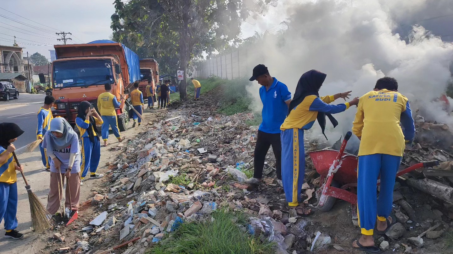 Suksesnya Gotong Royong Siswa/i SMK Swasta Satrya Budi 1 Perdagangan dalam Marharoan Bolon