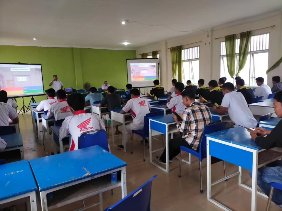 Pelaksanaan Tes Masuk UT School Tahun 2024 di Aula SMK Swasta Satrya Budi 1 Perdagangan