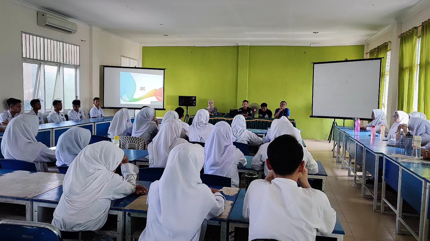 Sosialisasi Jalur Masuk PTN, Pengenalan Universitas, dan Beasiswa di SMK Swasta Satrya Budi 1 Perdagangan