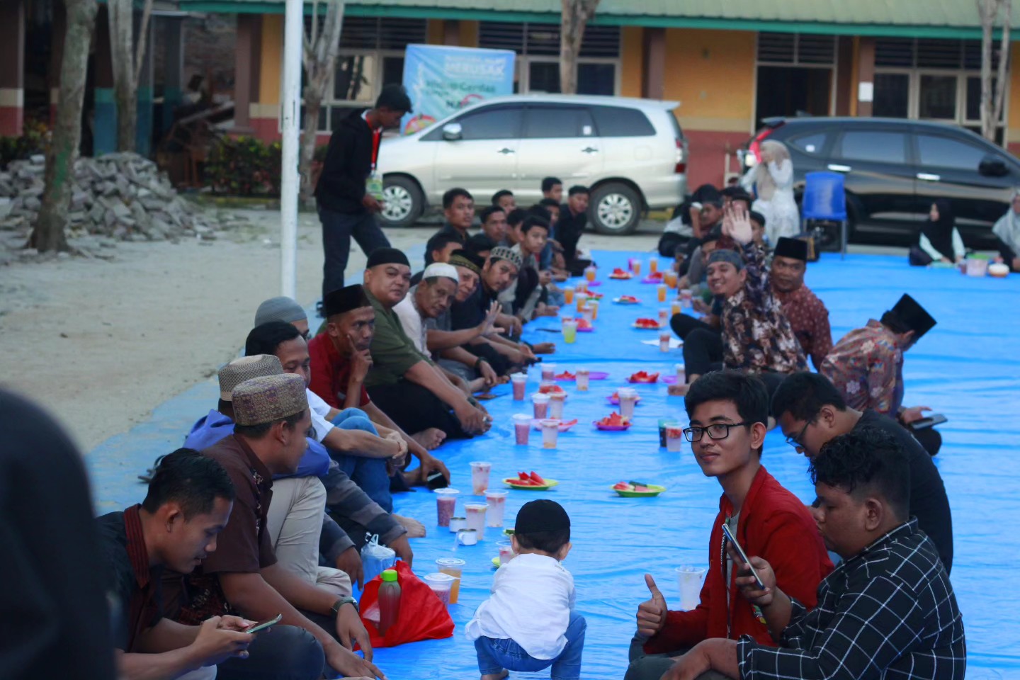 Bersamaan dengan Pimpinan Yayasan, Kepala Sekolah, Guru-Guru, dan Stakeholder, SMK Satrya Budi 1 dan 2 Perdagangan Hadiri Acara Buka Puasa Bersama di SMK Swasta Satrya Budi 1 Perdagangan