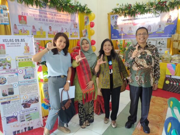 Ibu Anisa Saragih, S.Pd dari SMK Swasta Satrya Budi 1 Perdagangan Ikuti Lokakarya "Panen Hasil Belajar" Program Pendidikan Guru Penggerak Angkatan 9 Ibu Anisa Saragih, S.Pd dari SMK Swasta Satrya Budi 1 Perdagangan Ikuti Lokakarya "Panen Hasil Belajar" Program Pendidikan Guru Penggerak Angkatan 9