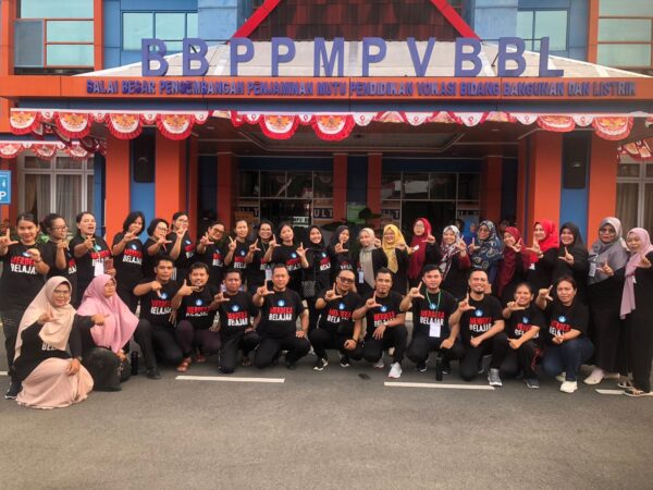 Guru SMK Swasta Satrya Budi 1 Perdagangan Mengikuti Diklat di BBPPMPV BBL Medan Guru SMK Swasta Satrya Budi 1 Perdagangan Mengikuti Diklat di BBPPMPV BBL Medan