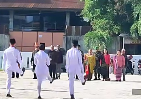Pelaksanaan Upacara Bendera Memperingati Hari Lahir Pancasila Pelaksanaan Upacara Bendera Memperingati Hari Lahir Pancasila