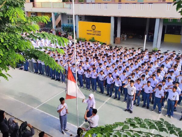 Pelaksanaan Upacara Bendera Perdana pada Tahun Pelajaran 2024/2025