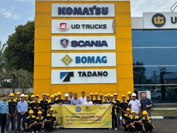 Kunjungan Siswa SMK Satrya Budi 1 Perdagangan ke PT. United Tractors Tj. Morawa untuk Mengenal Dunia Kerja Teknik Alat Berat