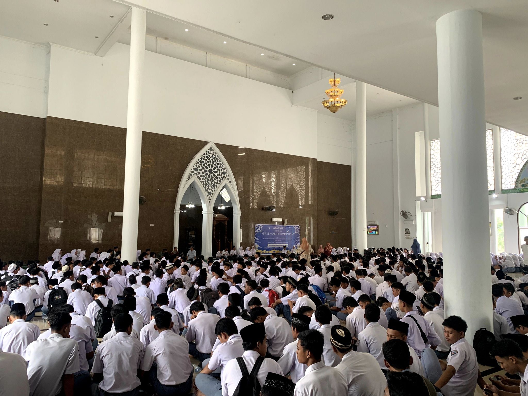 Pengajian Maulid Nabi Muhammad SAW 1446 H di Masjid Agung Al-Munawarrah Bersama Al Ustadz Muhammad Abdul Latif