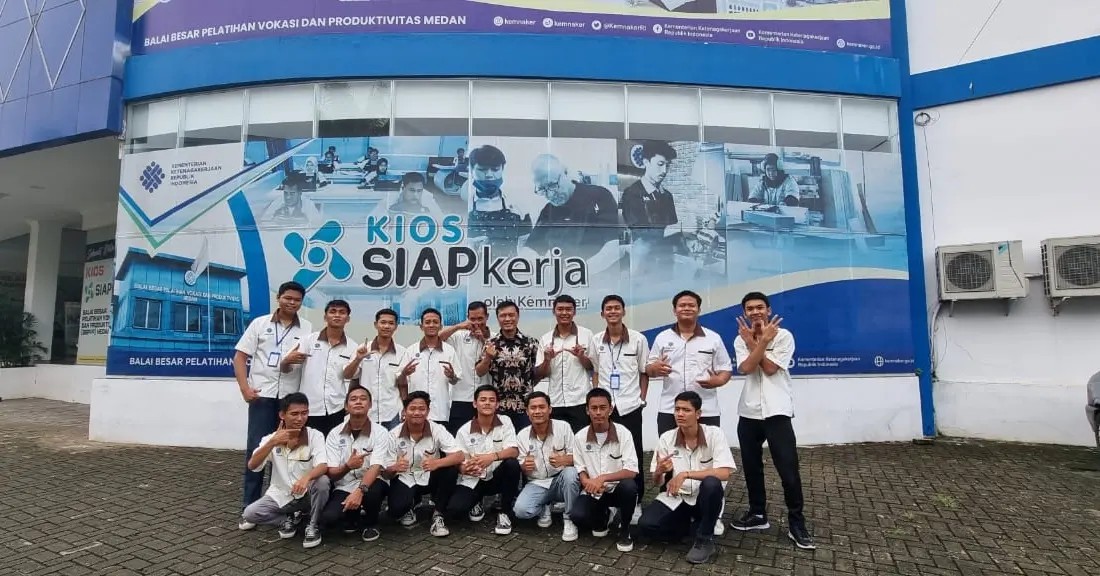 Sukses! 11 Siswa SMK Swasta Satrya Budi 1 Perdagangan Lulus Pelatihan Teknisi Perawatan AC di BLK Medan