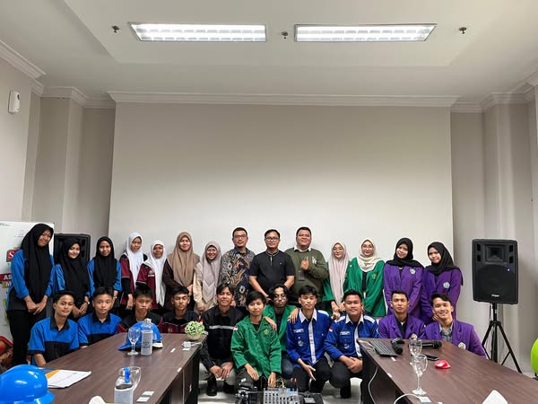 36 Siswa Teknik Kimia Industri SMK Swasta Satrya Budi 1 Perdagangan Diberangkatkan PKL ke Berbagai Perusahaan Terkemuka