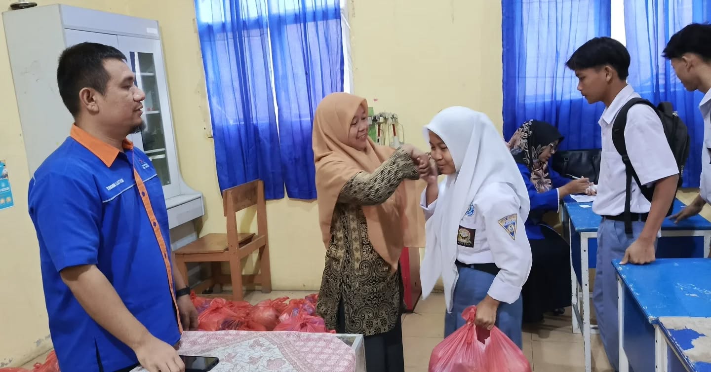 Berbagi di Jumat Berkah: OSIS SMK Satrya Budi 1 Salurkan Infak Siswa untuk Yatim dan Piatu