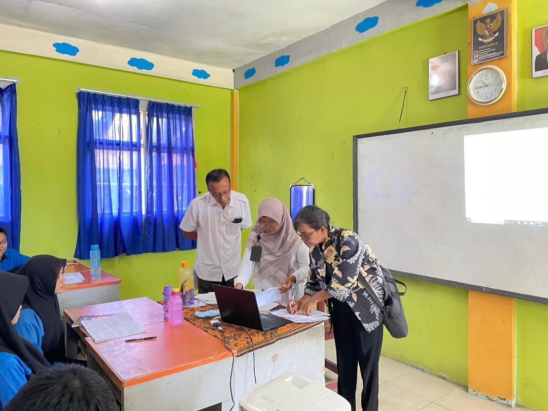 Supervisi Guru oleh Kepala Sekolah, Waka Kurikulum, dan Pengawas Dinas Wilayah VI di SMK Swasta Satrya Budi 1 Perdagangan