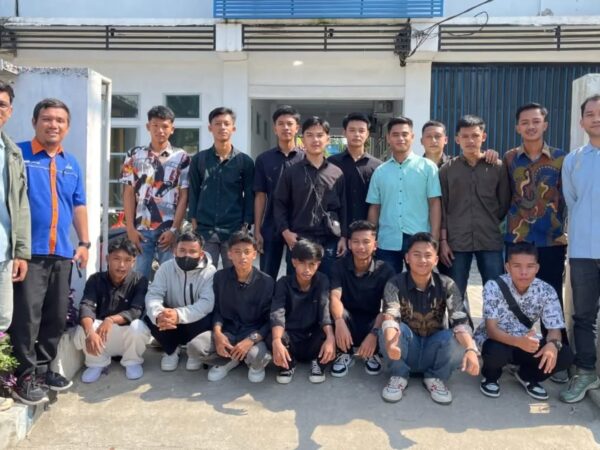 11 Alumni SMK Swasta Satrya Budi 1 Perdagangan Lolos Pelatihan Service AC di BLK Medan bersama PT. UOI