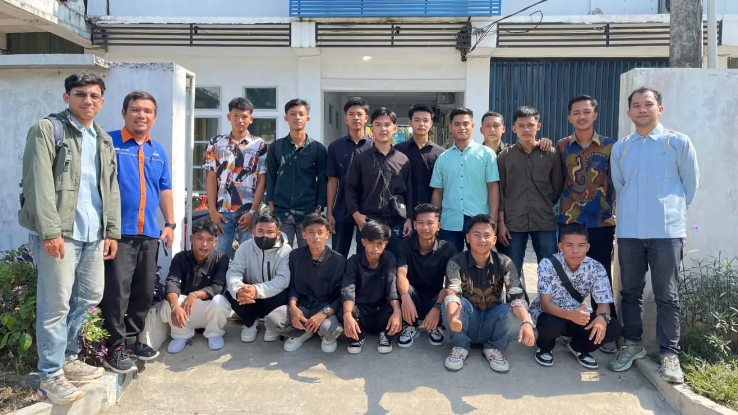 11 Alumni SMK Swasta Satrya Budi 1 Perdagangan Lolos Pelatihan Service AC di BLK Medan bersama PT. UOI