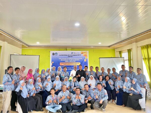 Perkuat Jiwa Wirausaha, SMK Satrya Budi 1 Perdagangan Gelar Pelatihan Internal Business Plan Kimia Industri