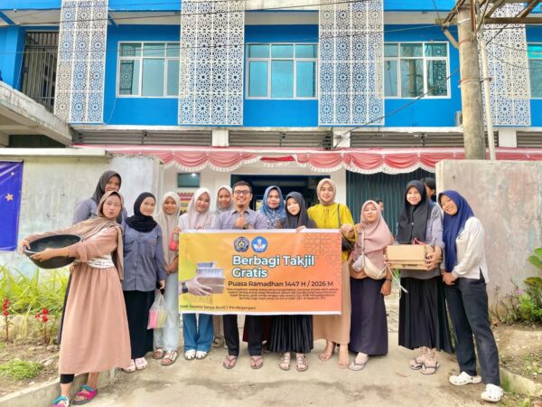 Berkah Ramadhan di SMK Satrya Budi 1 Perdagangan: Bagikan Ratusan Takjil Gratis dari Infak Siswa, Guru, dan Yayasan